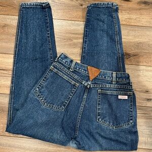 SHAWNEE VINTAGE Retro Straight Leg High-rise Mom Jeans in Medium Wash | Size 24